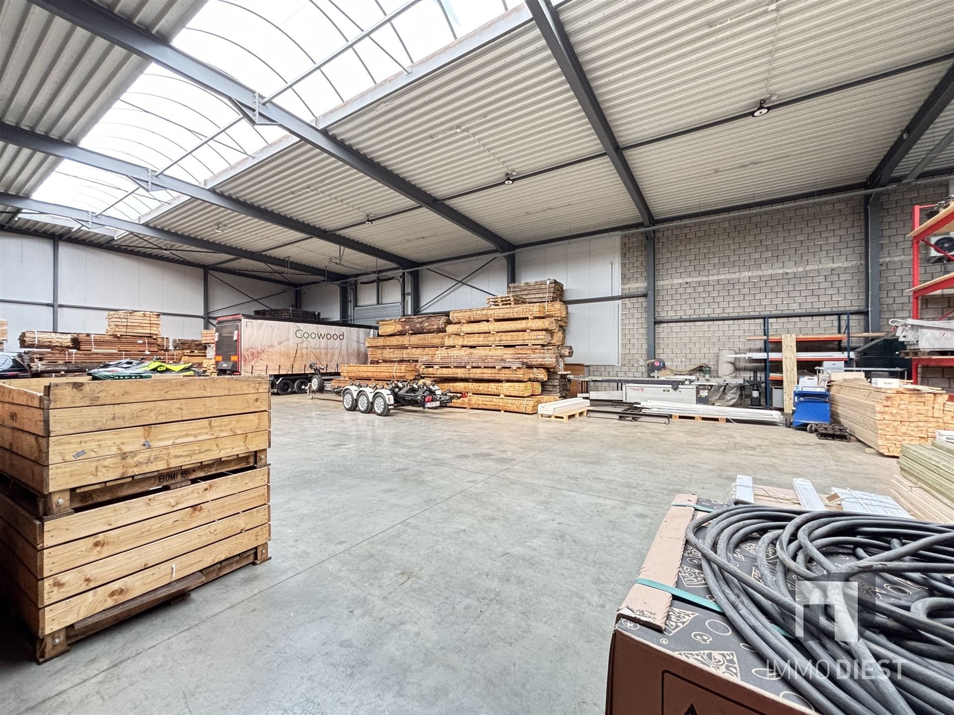 Gerenoveerd bedrijfsgebouw gelegen op het industrieterrein van Tessenderlo-Ham foto 37