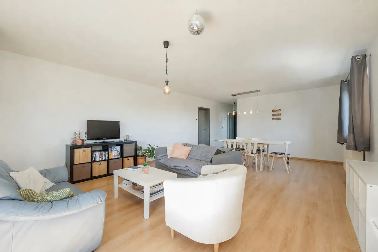 Ruim en lichtrijk 3-slaapkamerappartement (EPC B!) met 2 terrassen met optionele autostaanplaats te Wilrijk foto 5