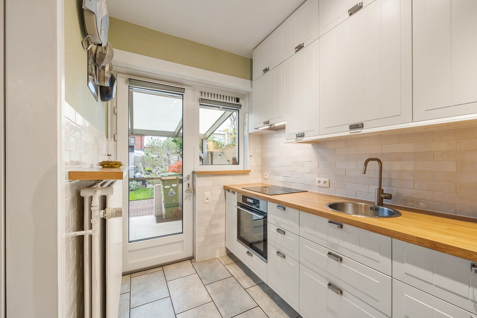Complete en comfortabele woning met tuin, terras, garage en oprit. foto 5