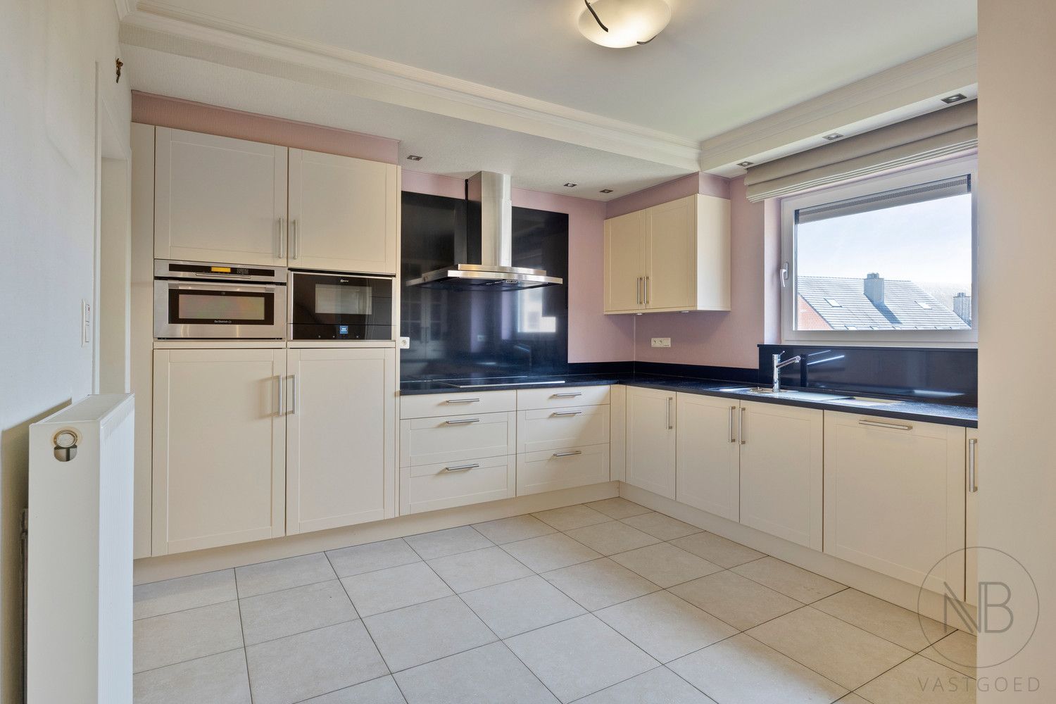 Riant appartement in het centrum van Genk met autostaanplaats! foto 11