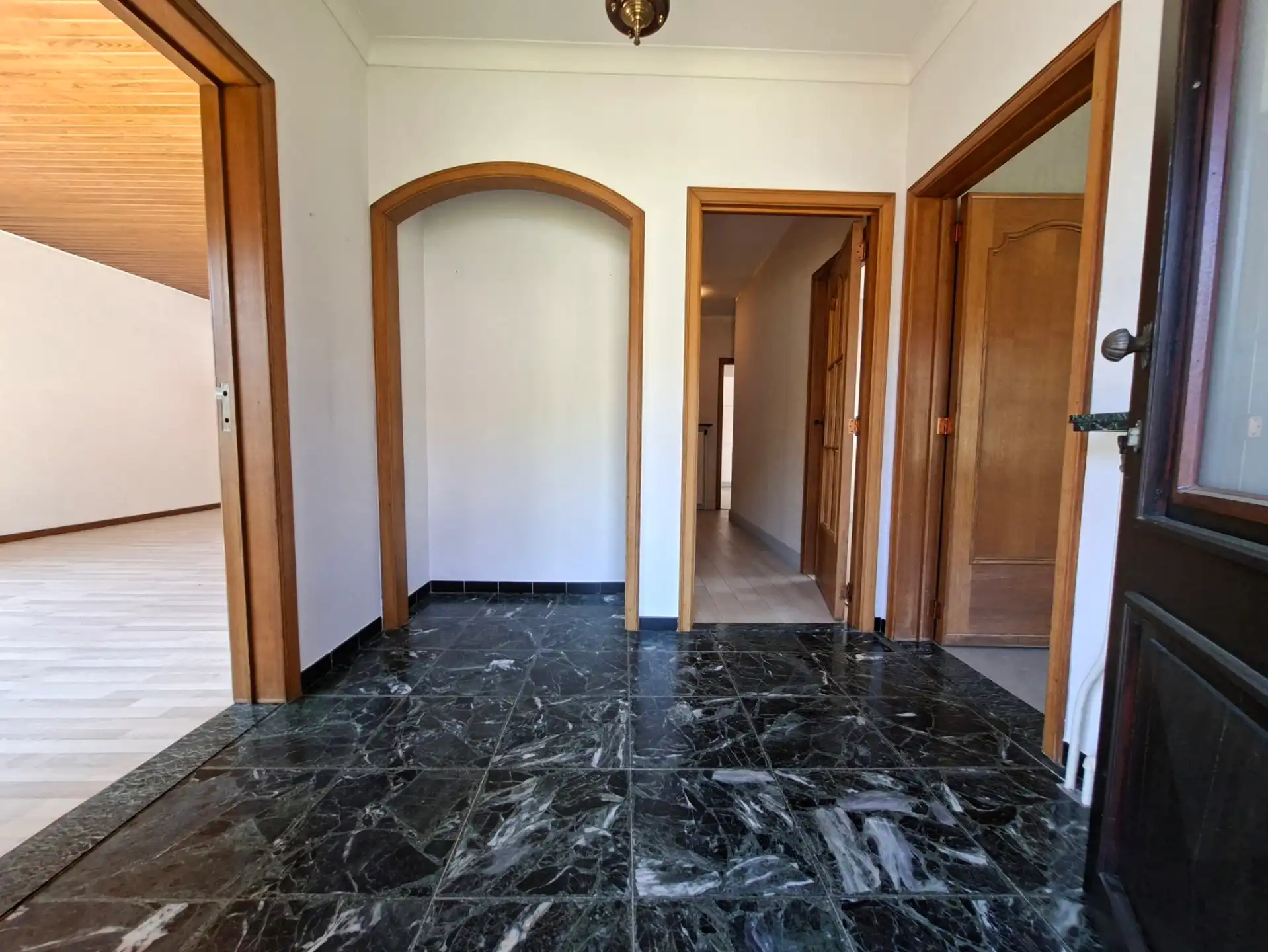 Gelijkvloerse woning met 2 slaapkamers en tuin te Rotselaar foto 2