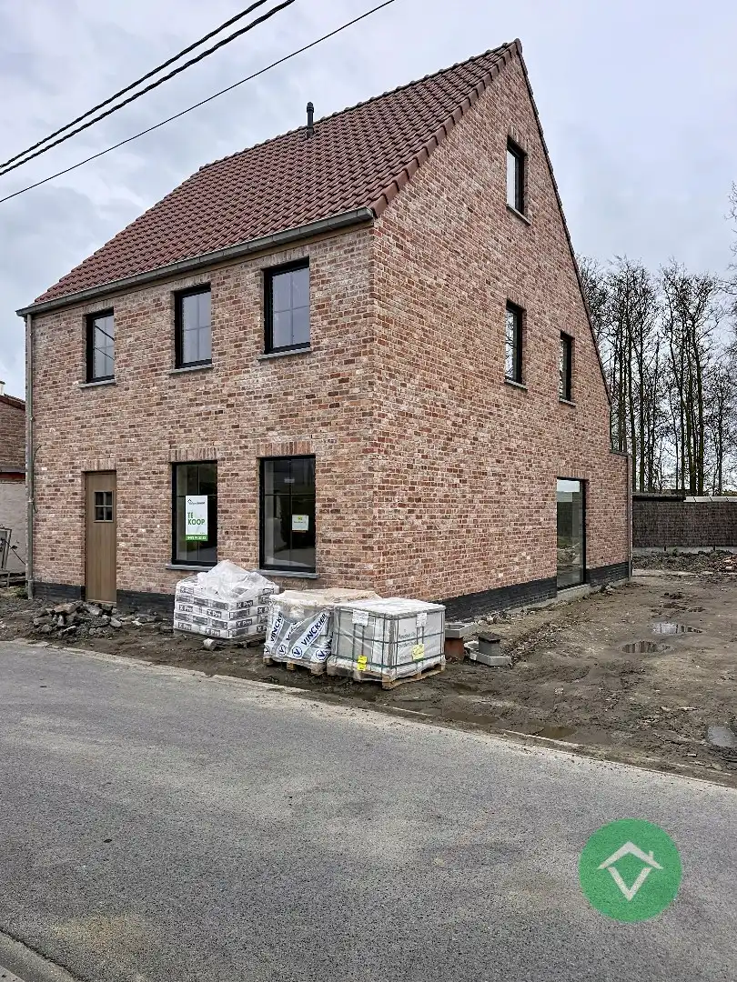 Alleenstaande nieuwbouwwoning met 4 slaapkamers en tuin te Koekelare  foto 3