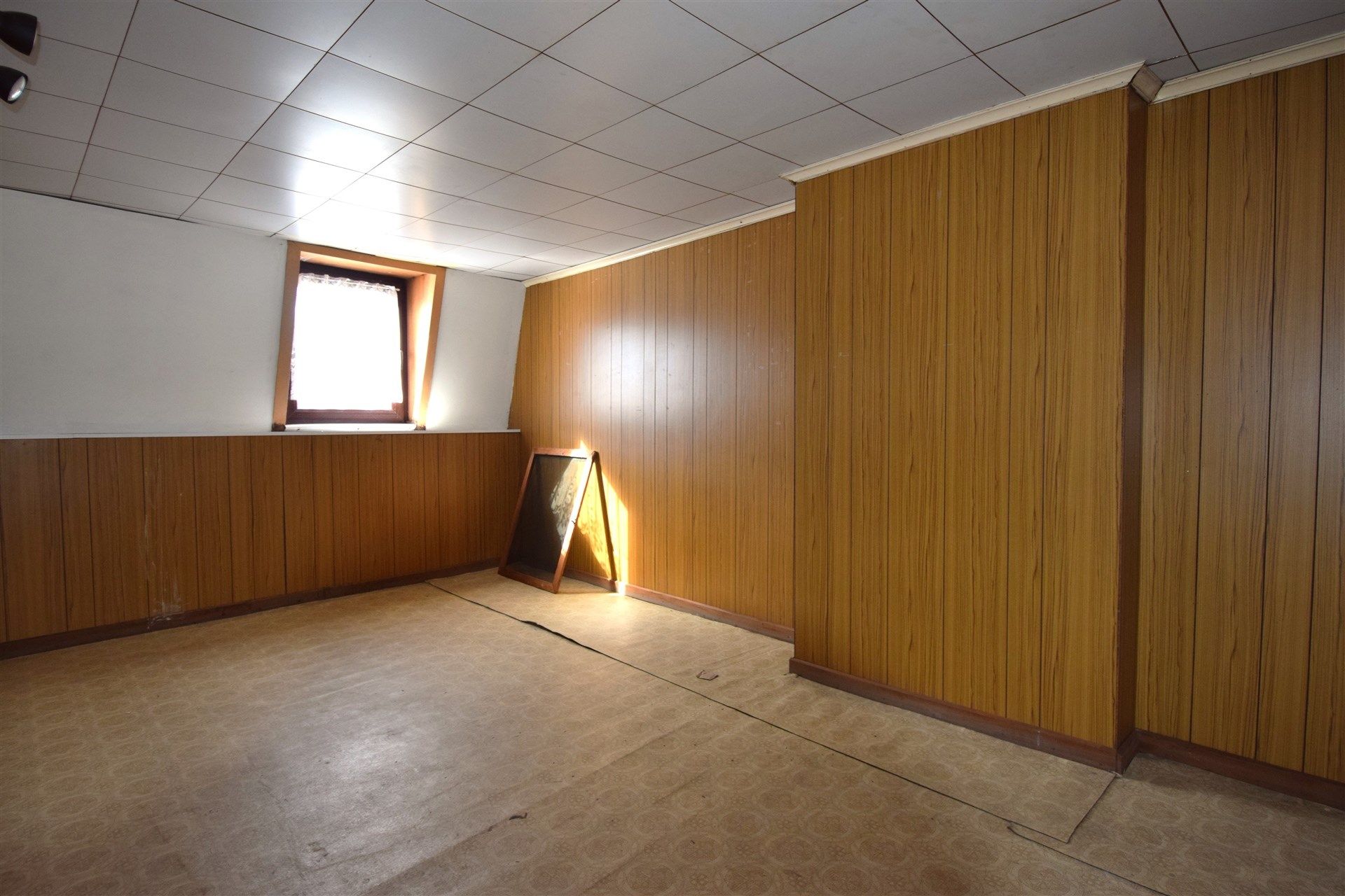 Ruime renovatiewoning met 3-4 slaapkamers en aangename tuin (270m²) foto 13