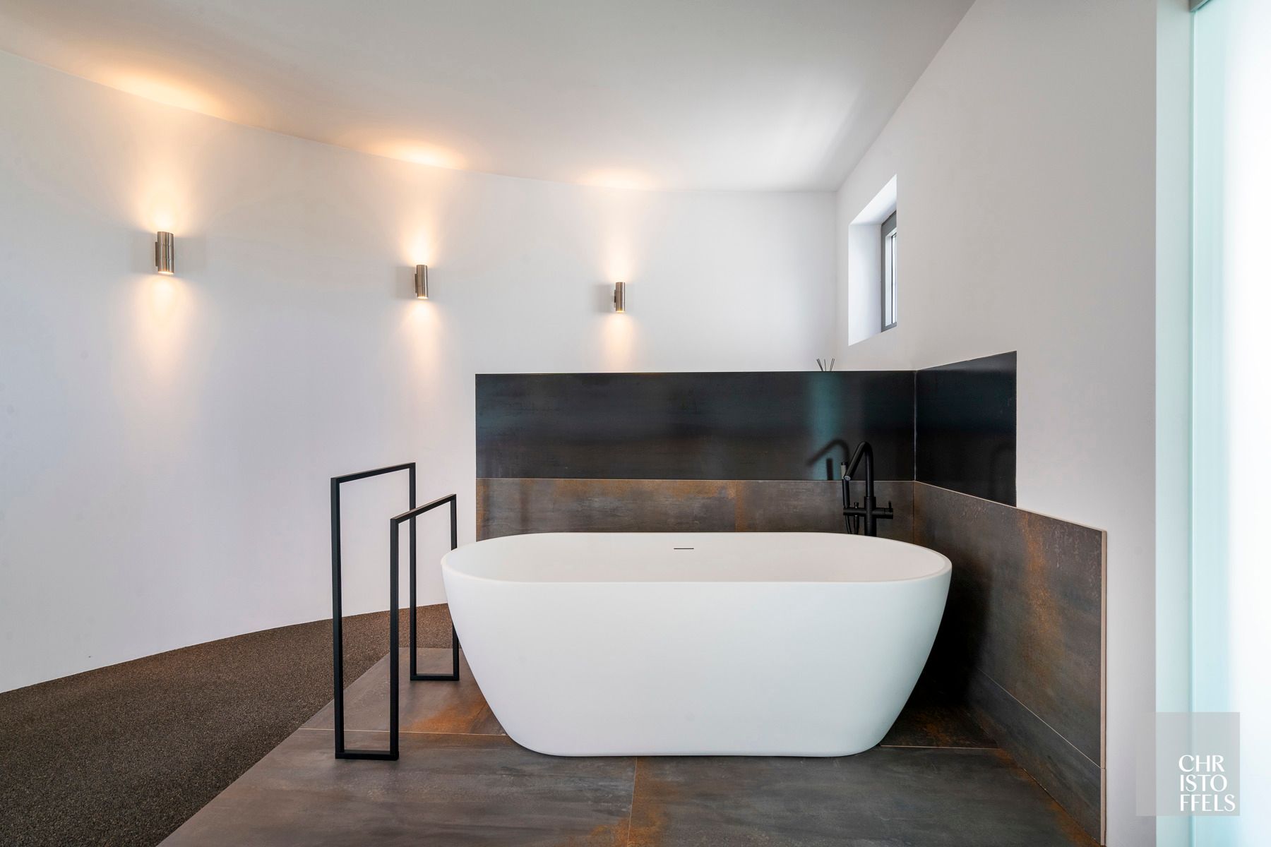 Moderne villa van 320m2 met verwarmd buitenzwembad foto 13