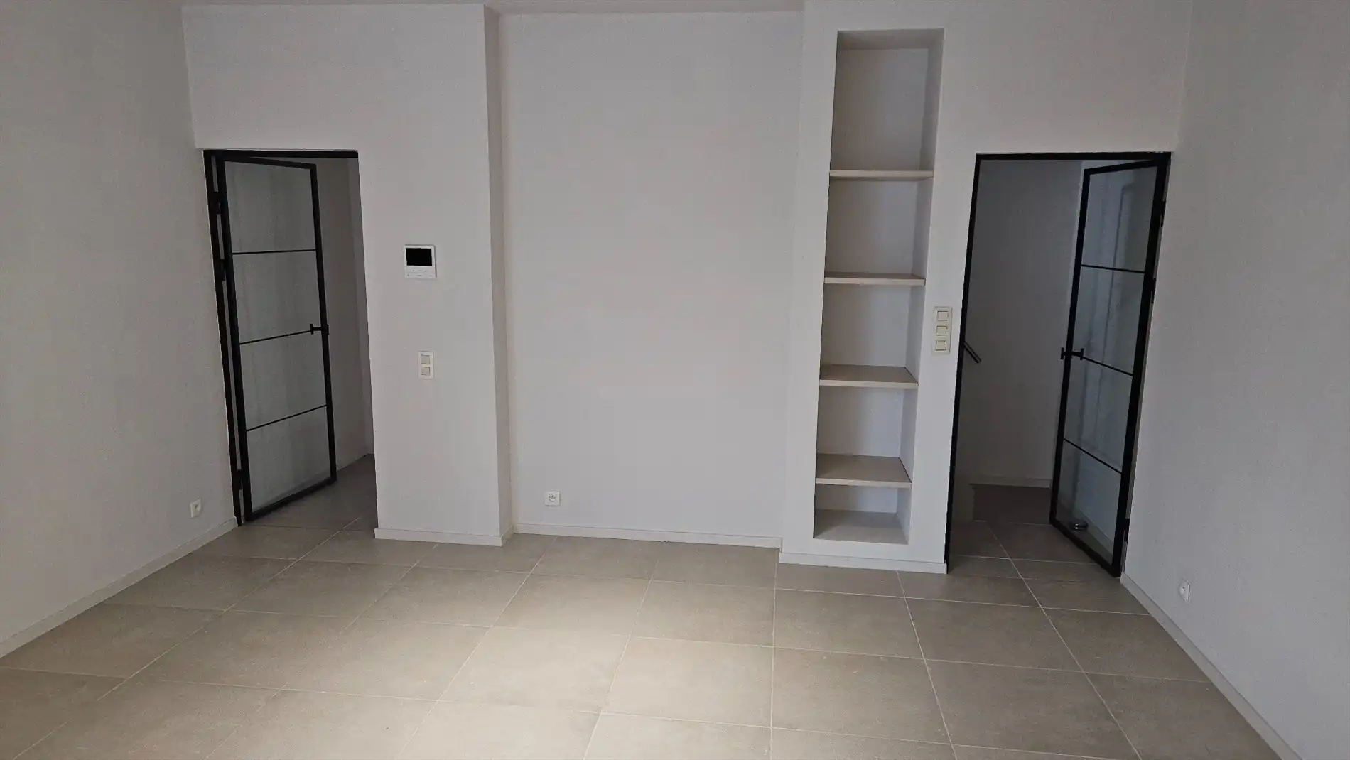 Gerenoveerde woning met 3 slk en terras foto 9