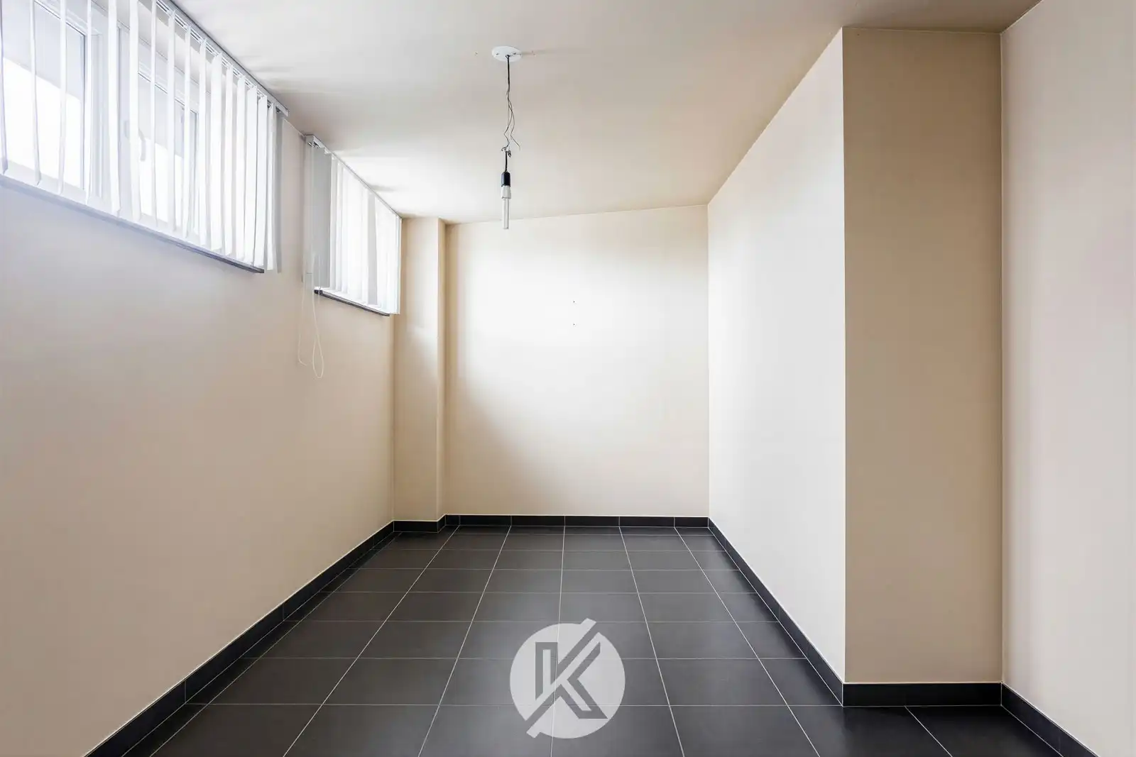 Moderne gezinswoning met aparte garage foto 16
