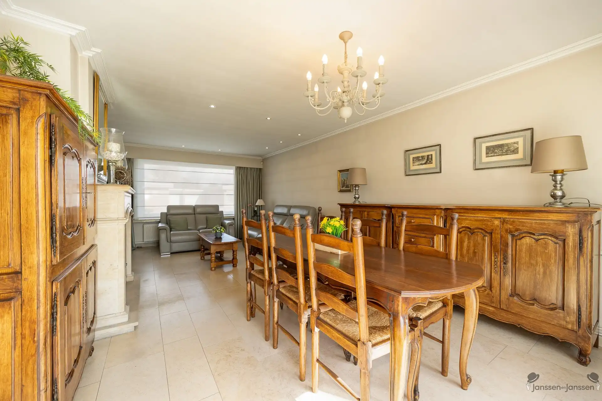 Open bebouwing met ruime tuin, 3 slpkmrs en garage foto 6