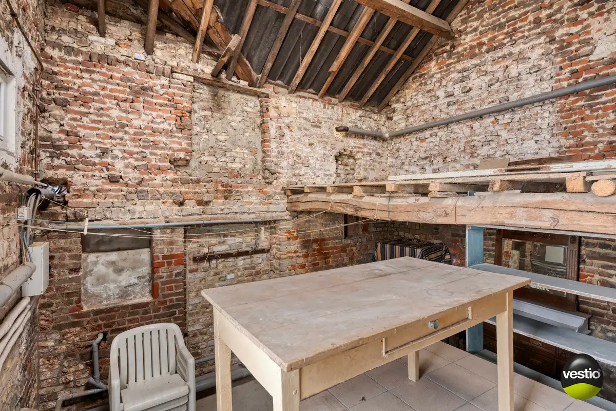 RUSTIG GELEGEN KARAKTERVOLLE AUTHENTIEKE WONING OP 6A85CA TE LAUW. foto 31