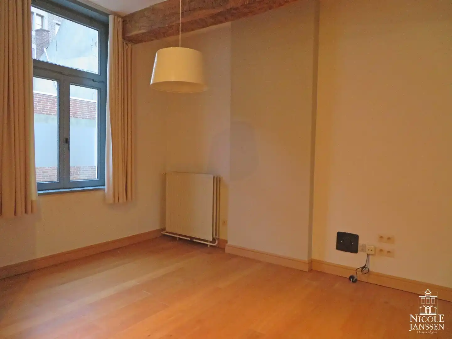 Charmant stadshuisje met drie slaapkamers en tuintje foto 4