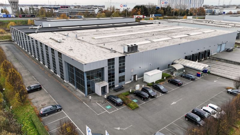 Industrieel gebouw te huur foto {{pictureIndex}}