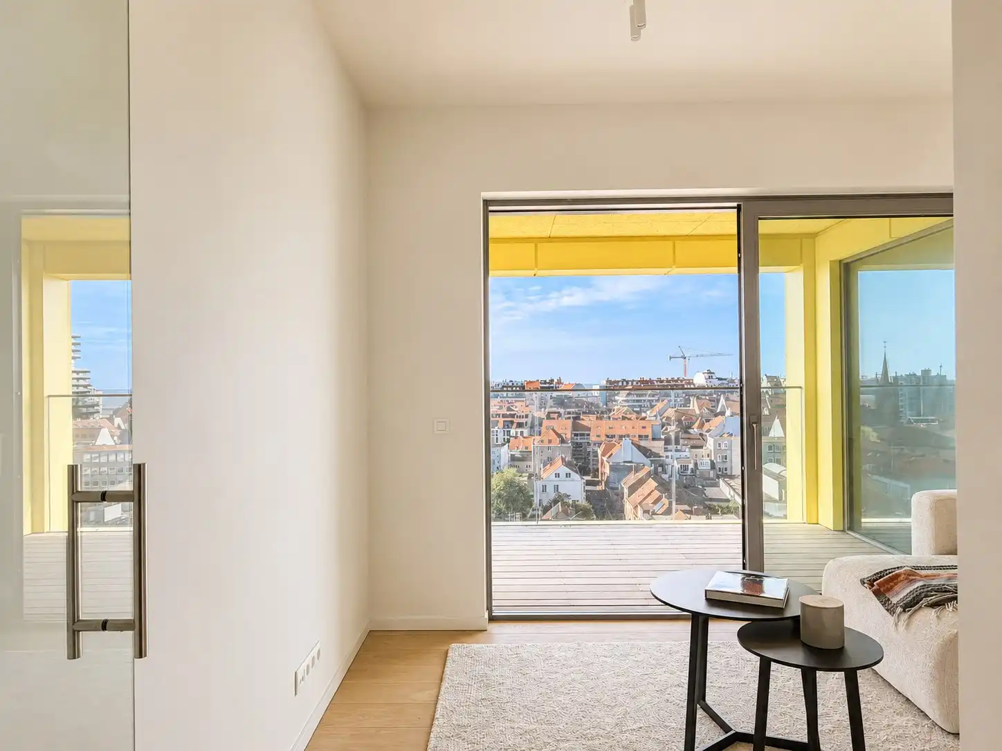 Nieuwbouwappartement op verdieping 9 met een stukje zeezicht foto 4