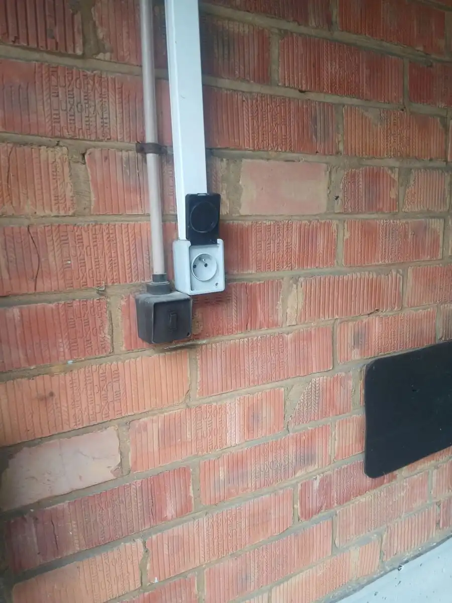 Garagebox in een afgesloten omgeving. foto 5
