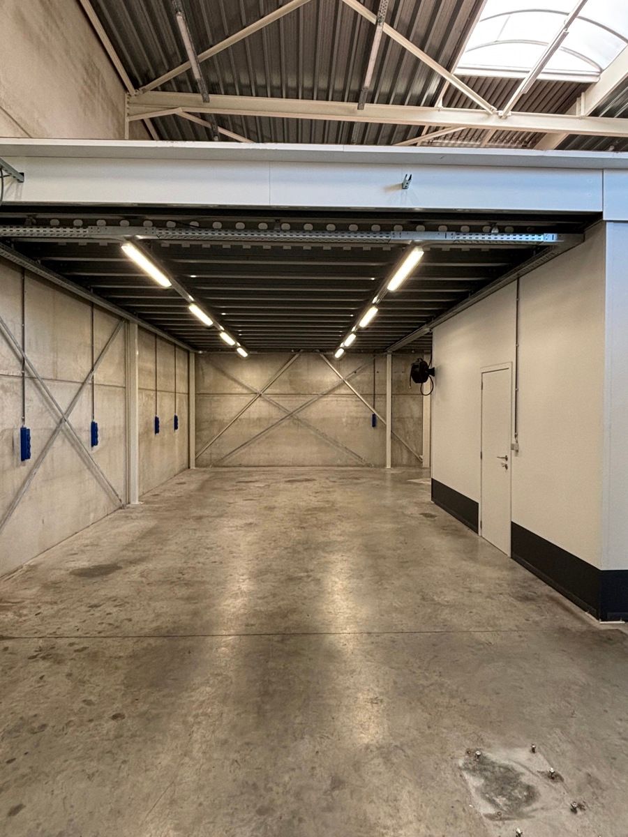 Bedrijfspand van ca 300m² foto 5