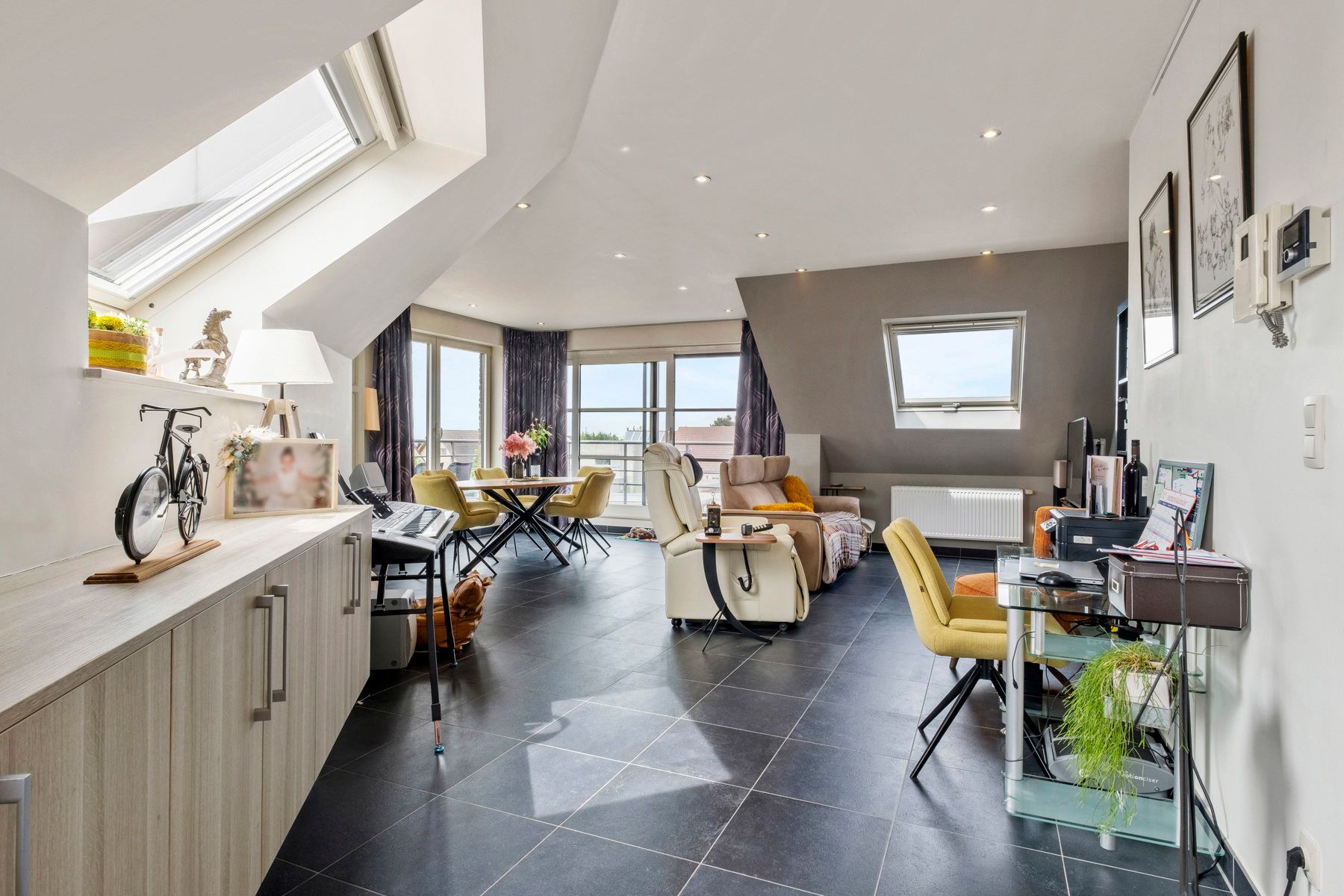 Ruim appartement te Aartrijke foto 16