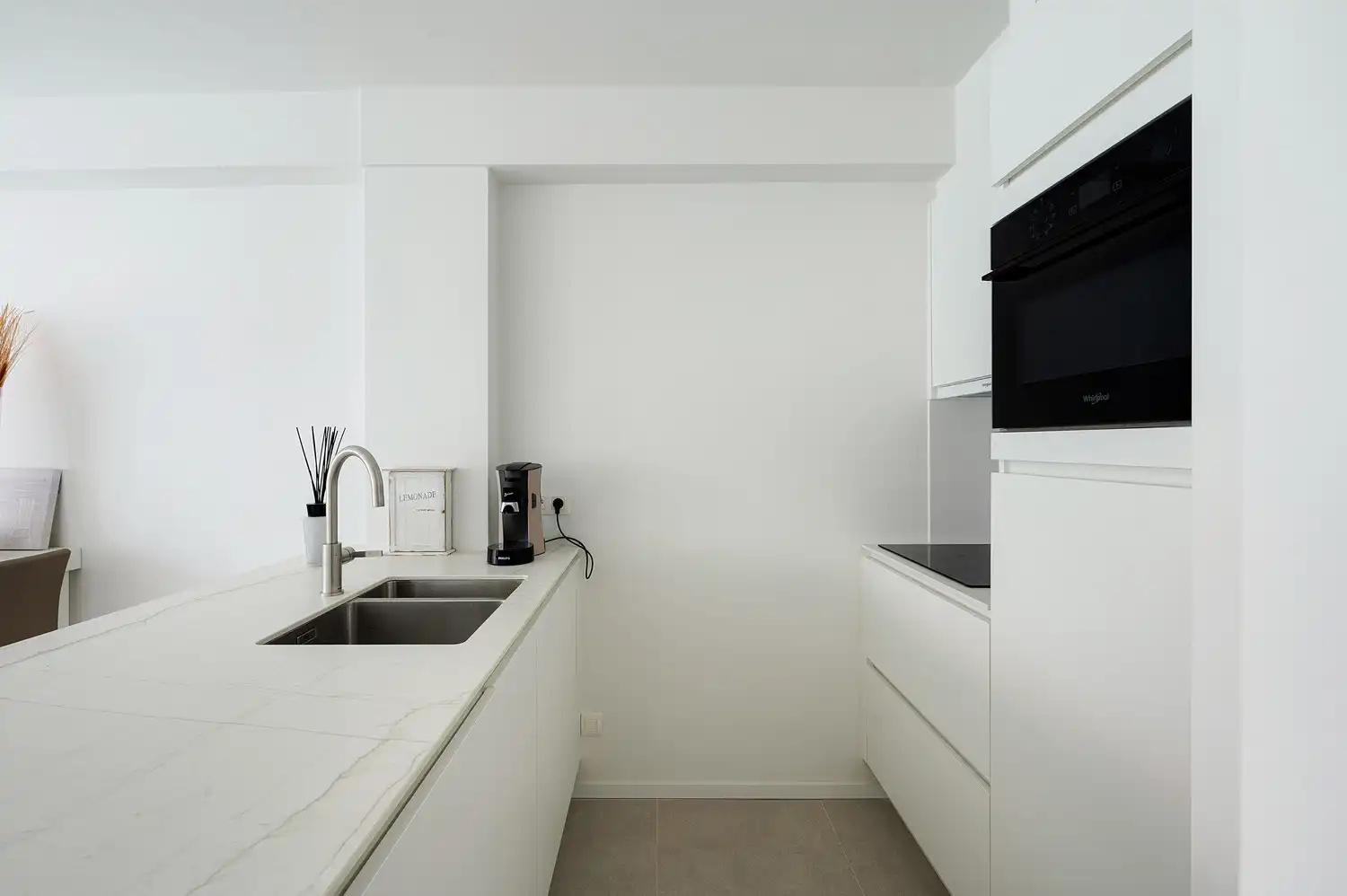 Vernieuwd en energiezuinig appartement vlakbij de Zeedijk foto 4