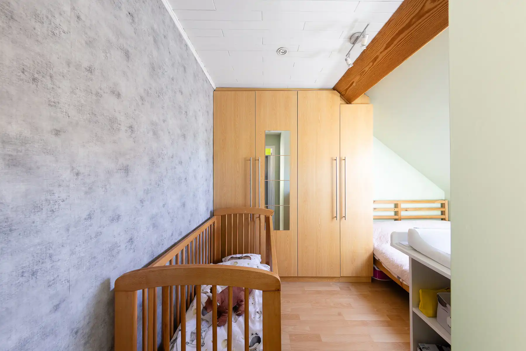 Veelzijdige woning met handelsruimte en garage foto 24