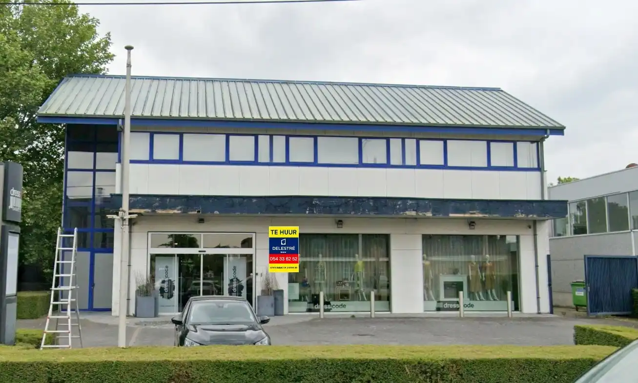 COMMERCIEEL PAND OP TOPLIGGING IN KUURNE NAAST CARDOEN EN MAZDA foto 4