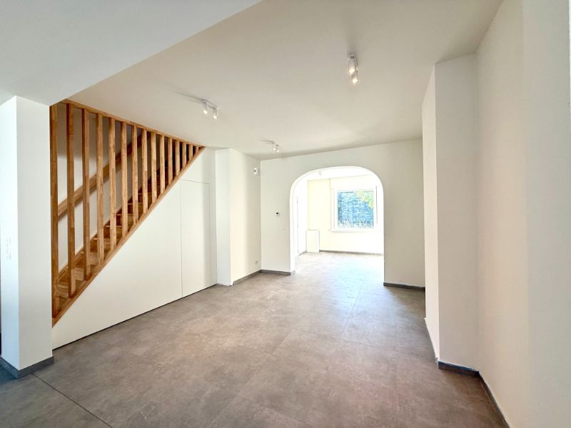 Prachtige vernieuwbouwwoning aan het water in hartje Deinze foto 3
