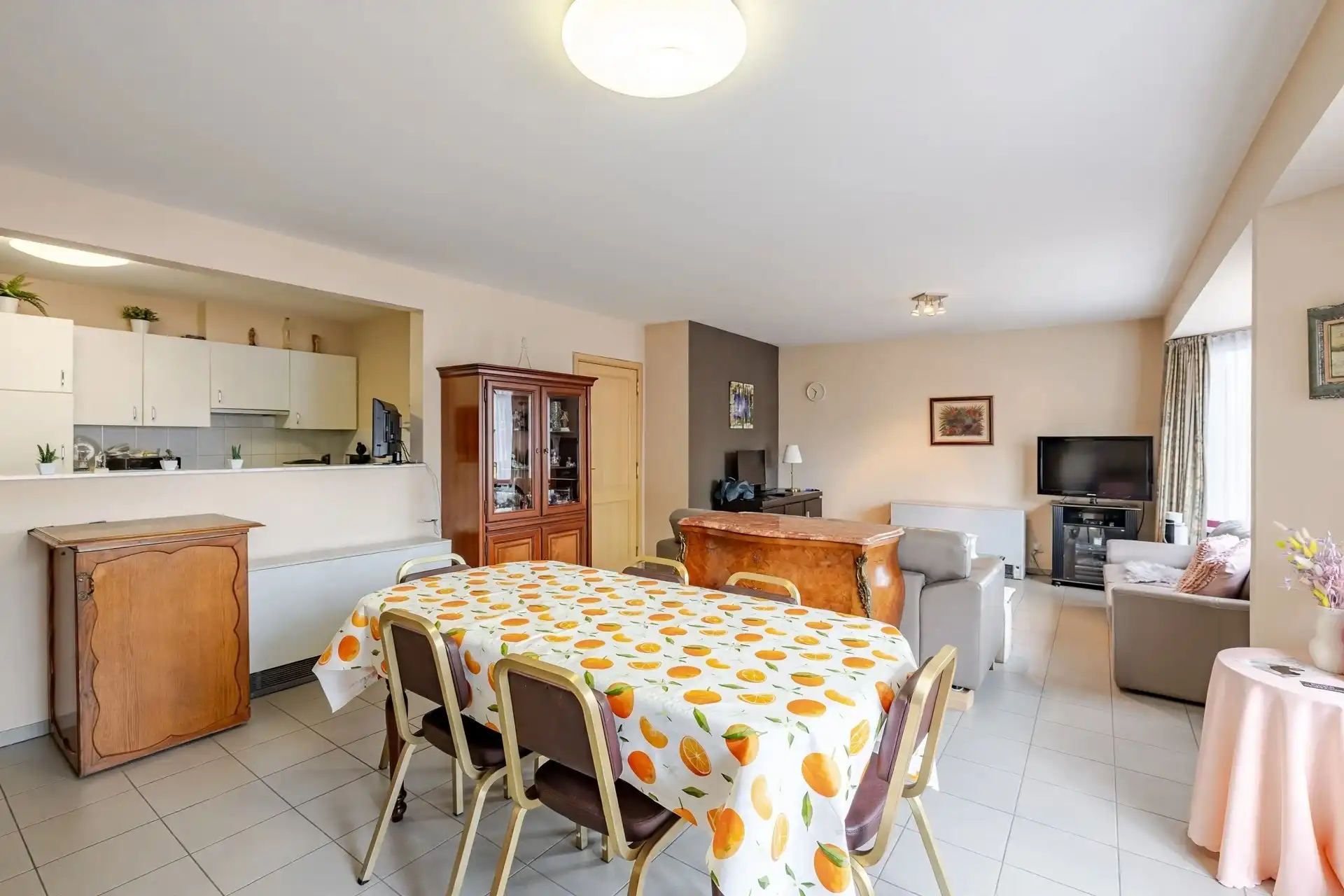 Appartement met 2 slks en staanplaats op topligging foto 4