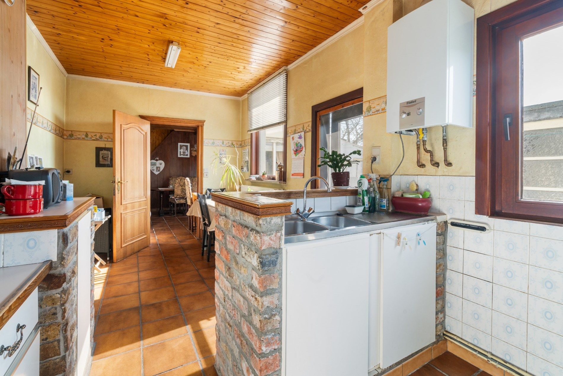 Hoekwoning met veel potentieel te Zwankendamme foto 11