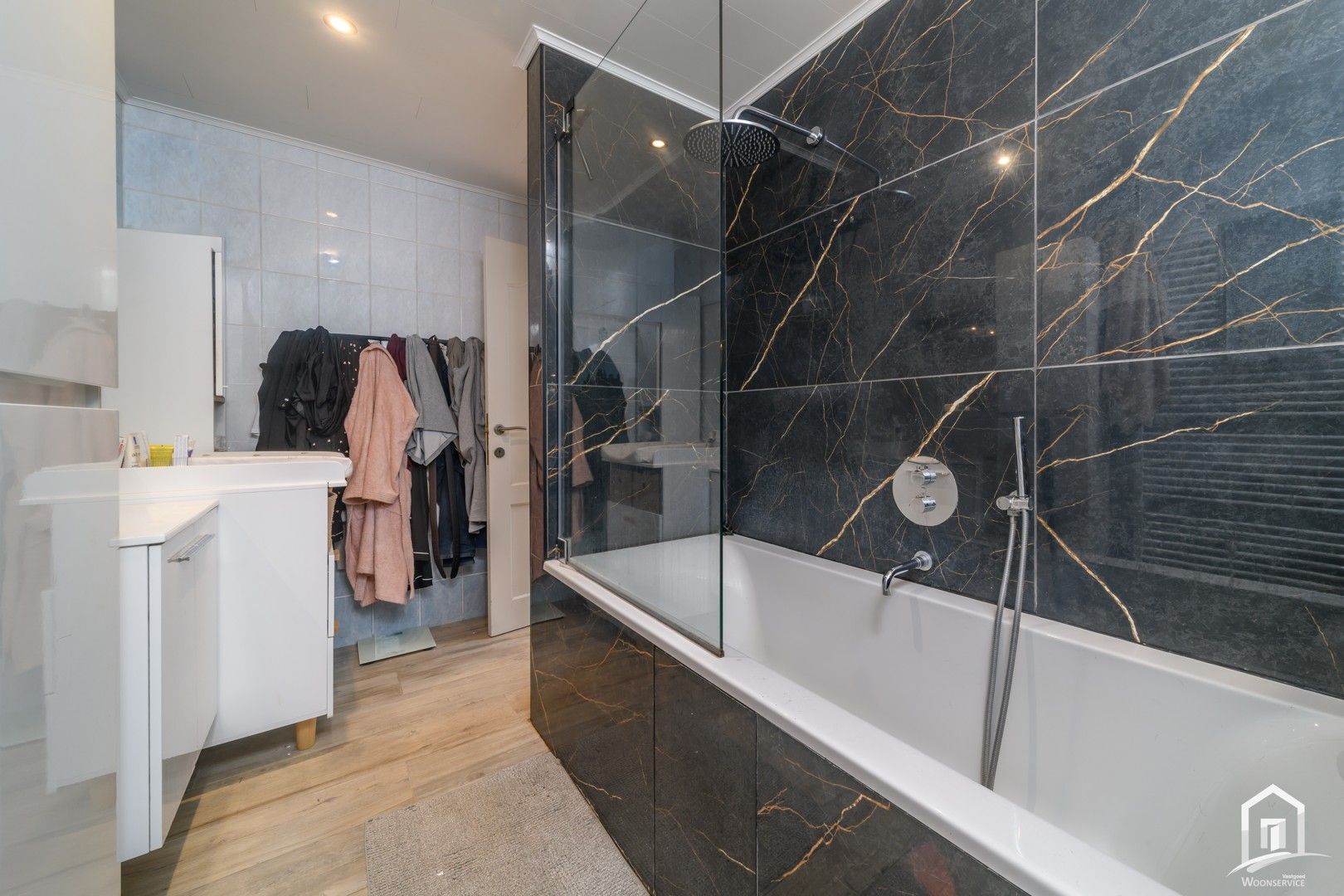 Licht op te frissen gezinswoning te Erpe-Mere foto 9