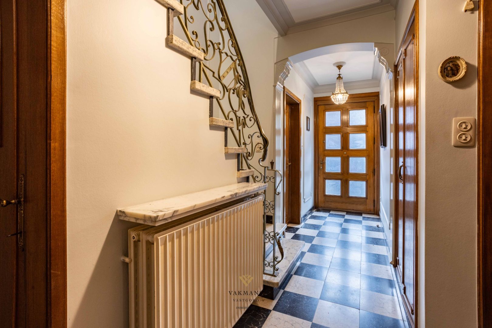 Zeer toffe ruime woning met garage en tuin foto 3