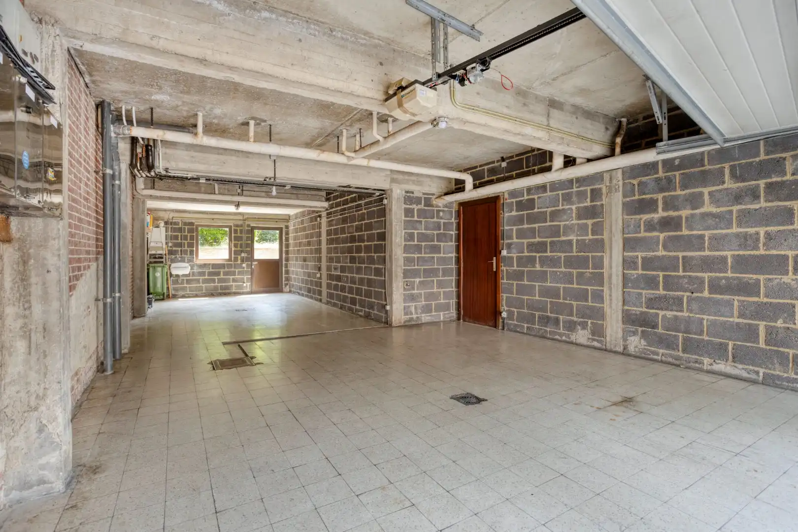 Gebouw met 2 appartementen, grote garage en gezellig terras - centrum Tongeren foto 19