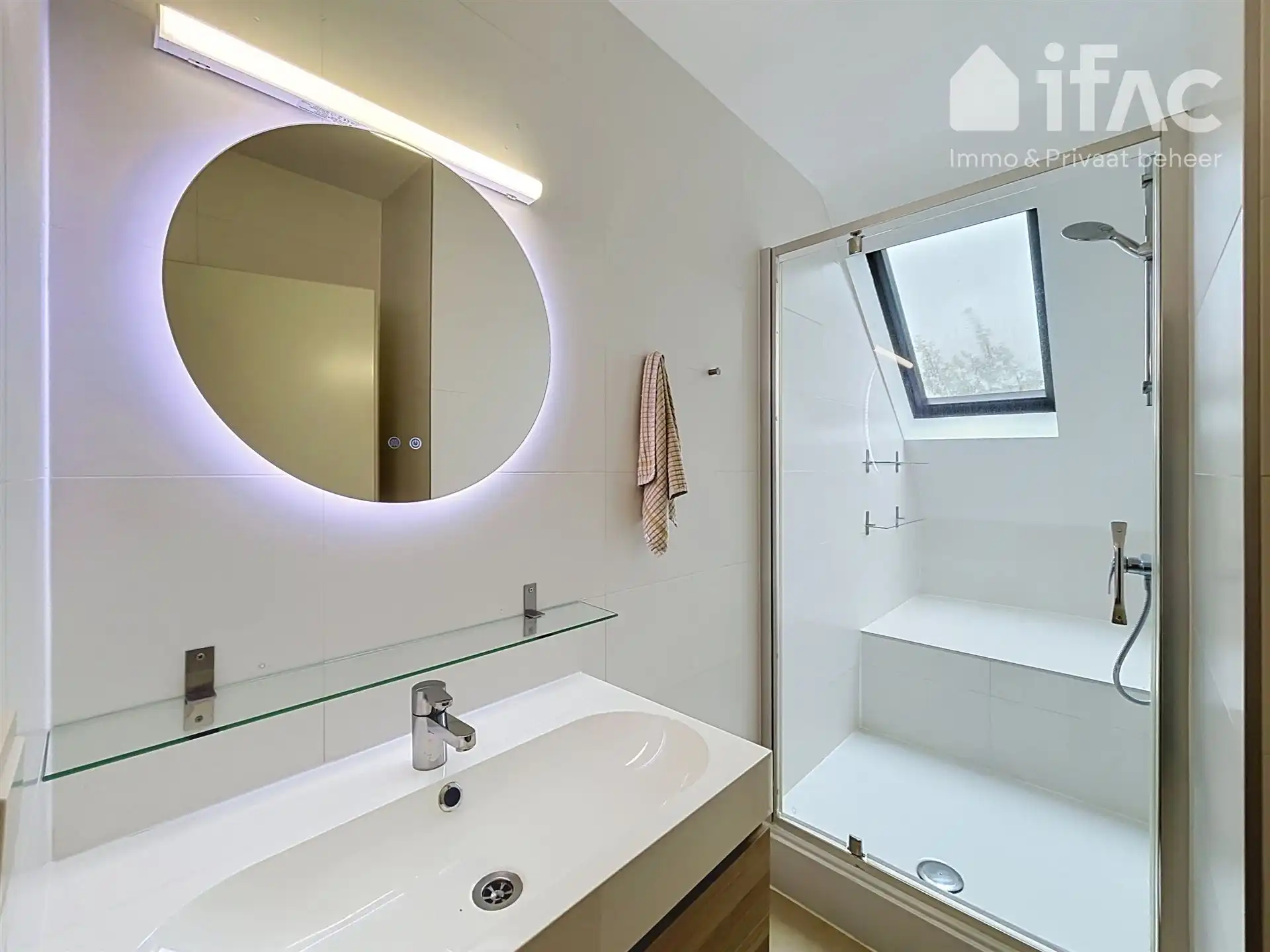 Ruime en gerenoveerde 5-Slaapkamer Villa met Tuin  foto 20