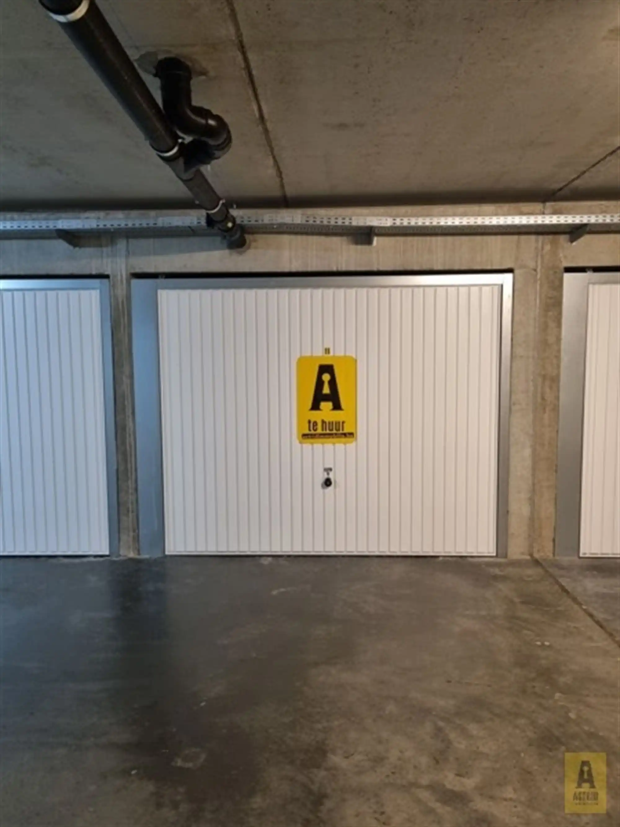 Ondergrondse garagebox (16,5 m2) in Groenendijkstraat. foto 3