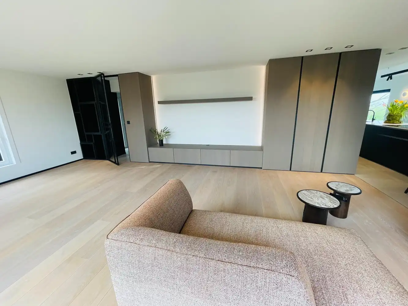 Damme, vlakbij Moerkerke Tot in de puntjes LUXUEUS  gerenoveerde ENERGIEZUINIGE open bebouwing , alles op het gelijkvloers foto 3