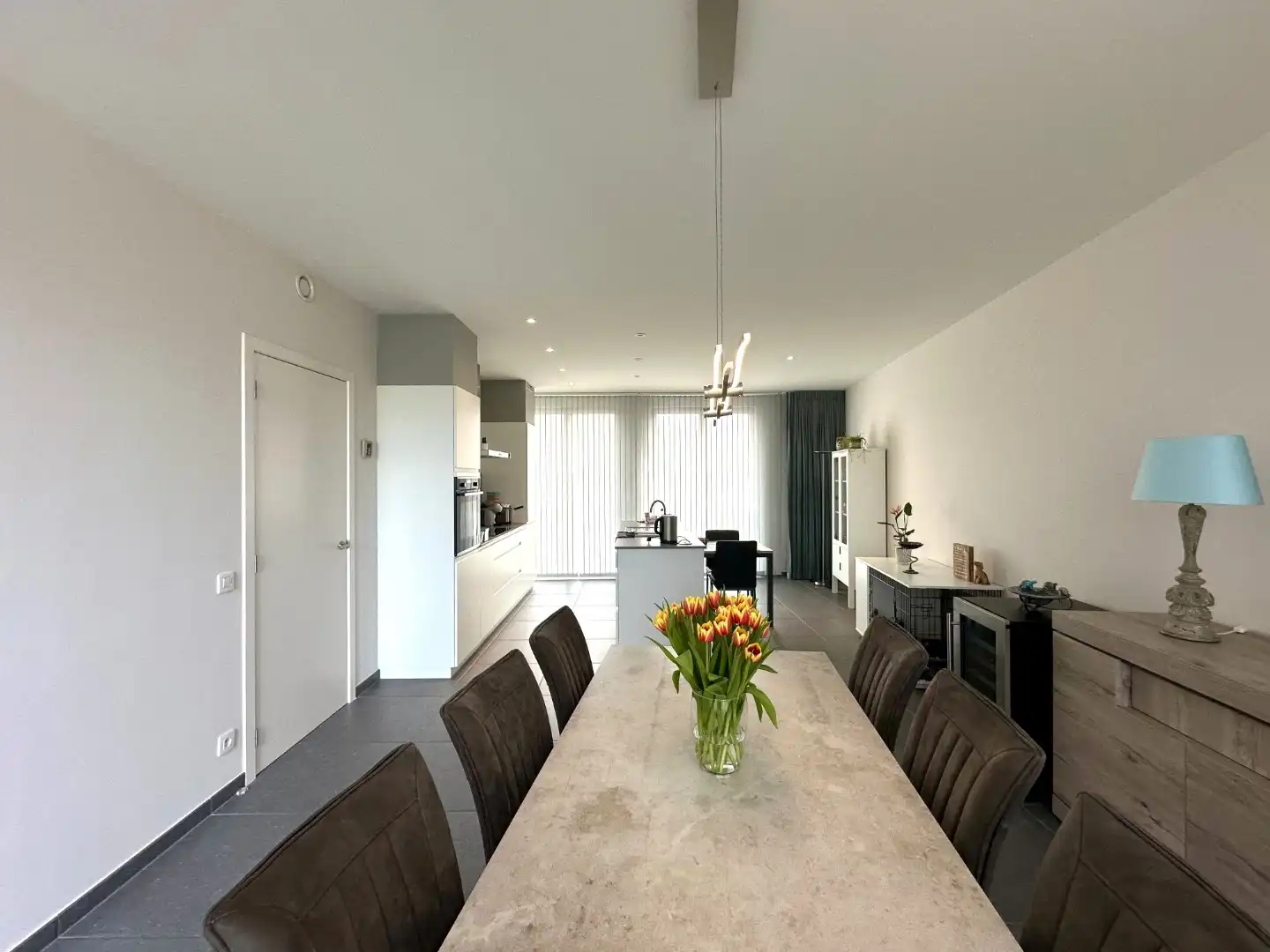 Zeer ruim appartement op goede locatie nabij de Smedenpoort foto 5