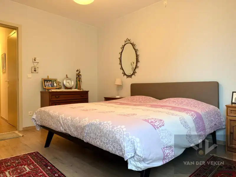 Ruim 2 slaapkamer appartement in hartje Hasselt! foto 8