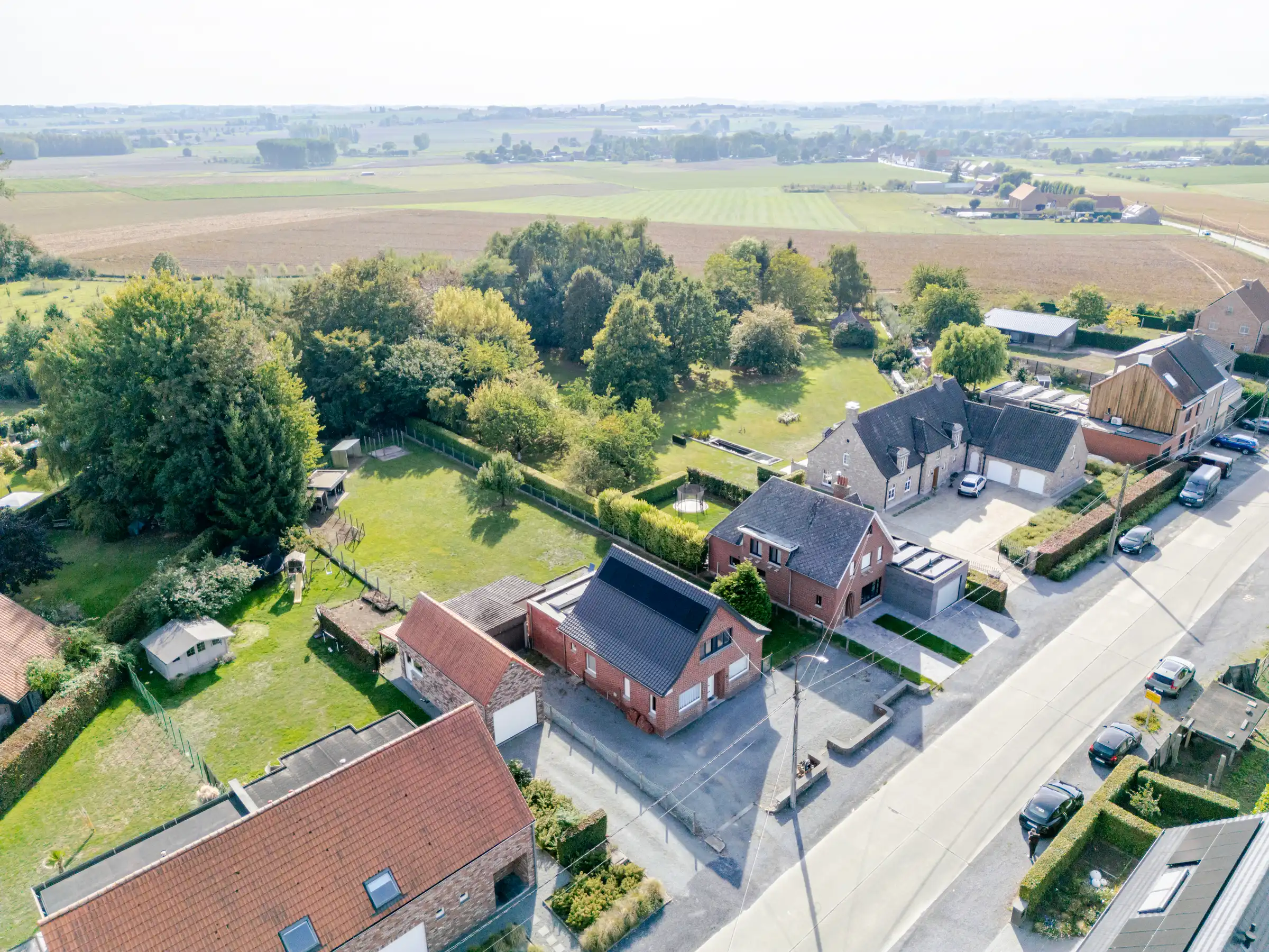 Vrijstaande woning met vernieuwd dak en veel potentieel foto 21