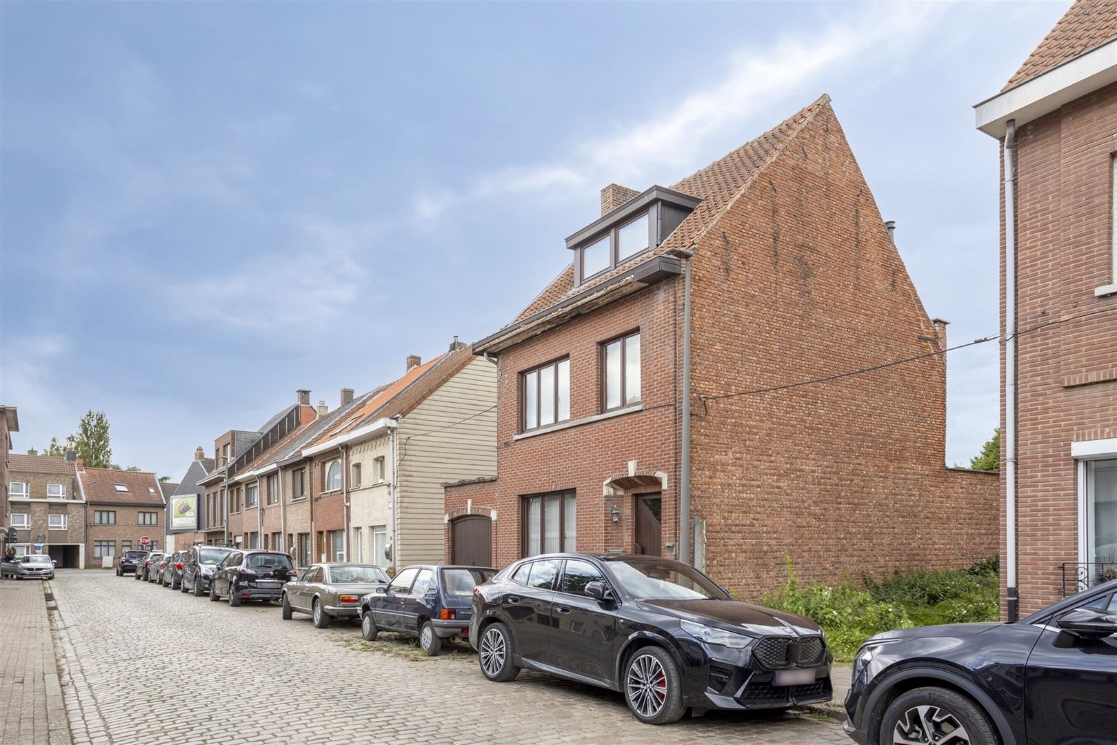 Gunstig gelegen, diep stuk bouwgrond incl.vergunde plannen foto 6