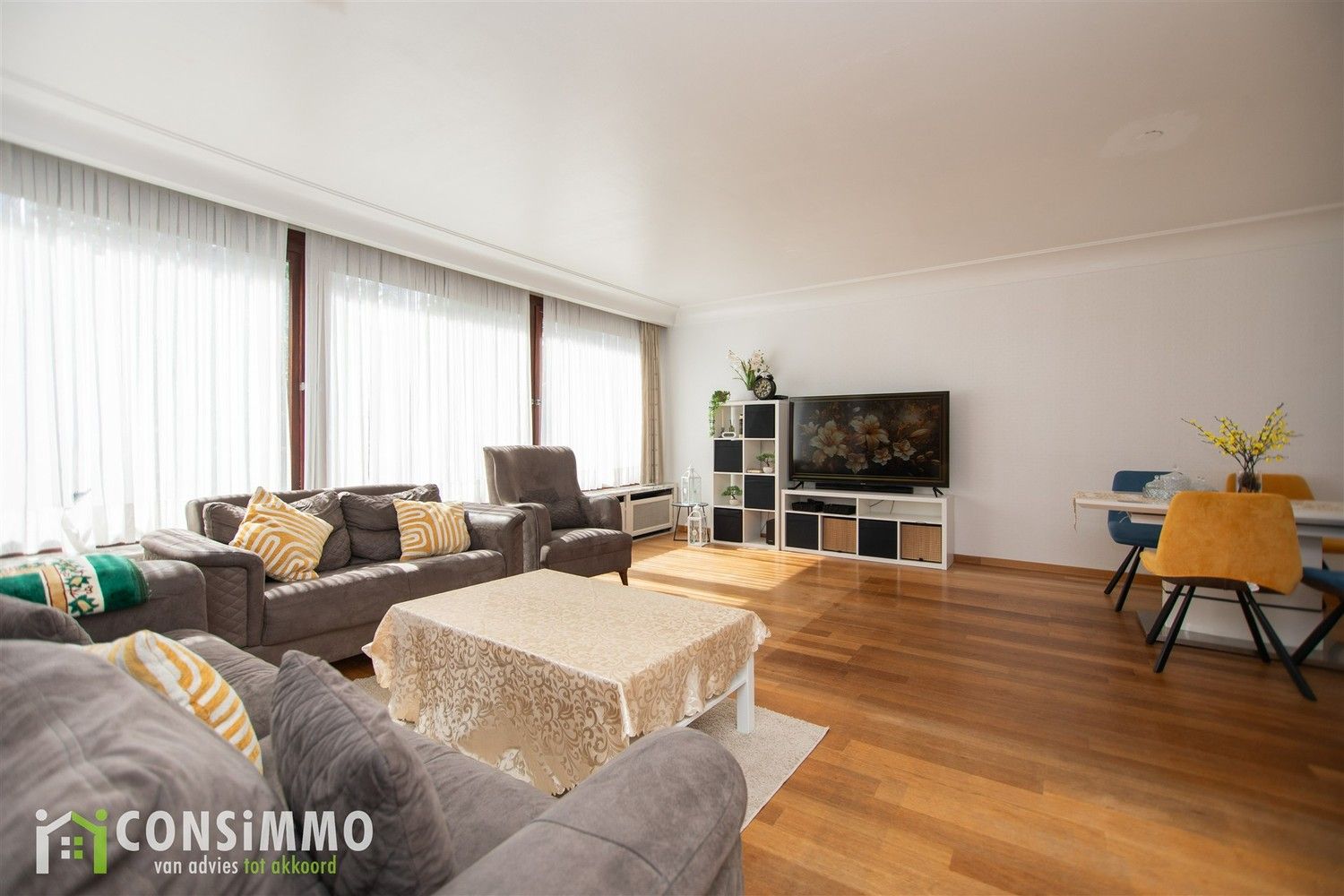Ruim en lichtrijk appartement met 3 slaapkamers, 2 terrassen en garagebox in hartje Genk foto 7