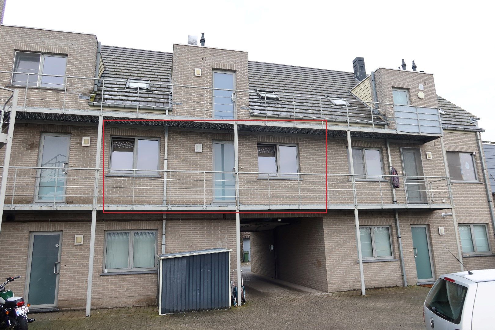 Gezellig appartement met 2 slk, terras en autostaanplaats foto 3