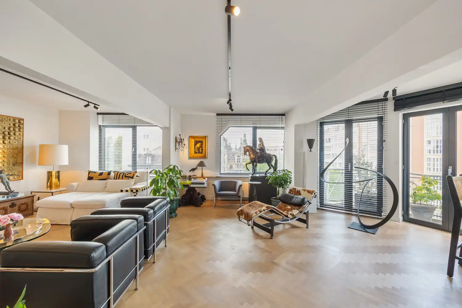 Luxueus en energiezuinig hoekappartement (260m²) op de 6de verdieping met prachtig uitzicht op het Stadspark foto 5