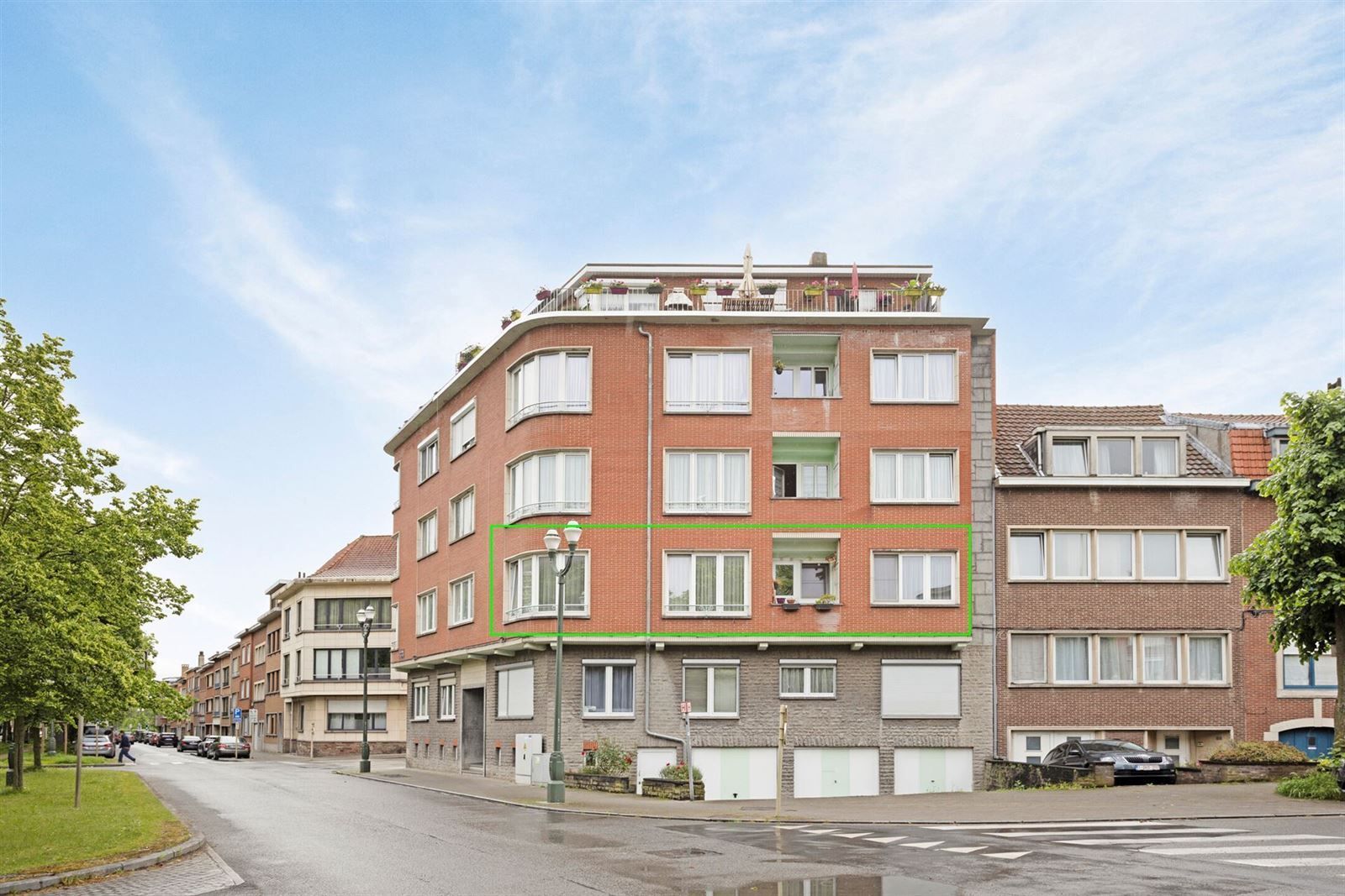 Instapklaar appartement met 2 slaapkamers en terras foto 1