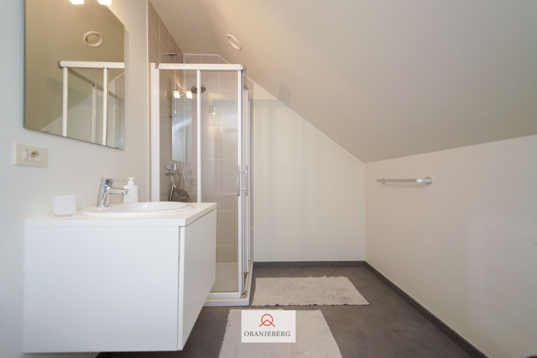 Energiezuinige woning met 4 slpk's en tuintje foto 41