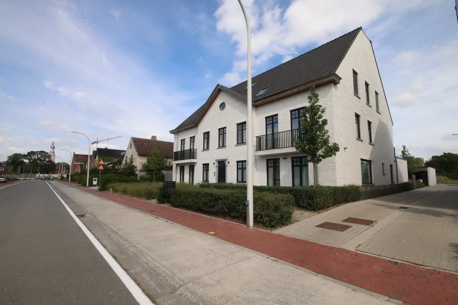 Lichtrijk, ruim, 2 slaapkamer nieuwbouwappartement te Hansbeke foto 2