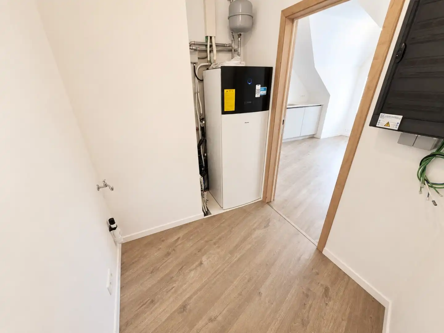 Hip appartement met loftvibes foto 16