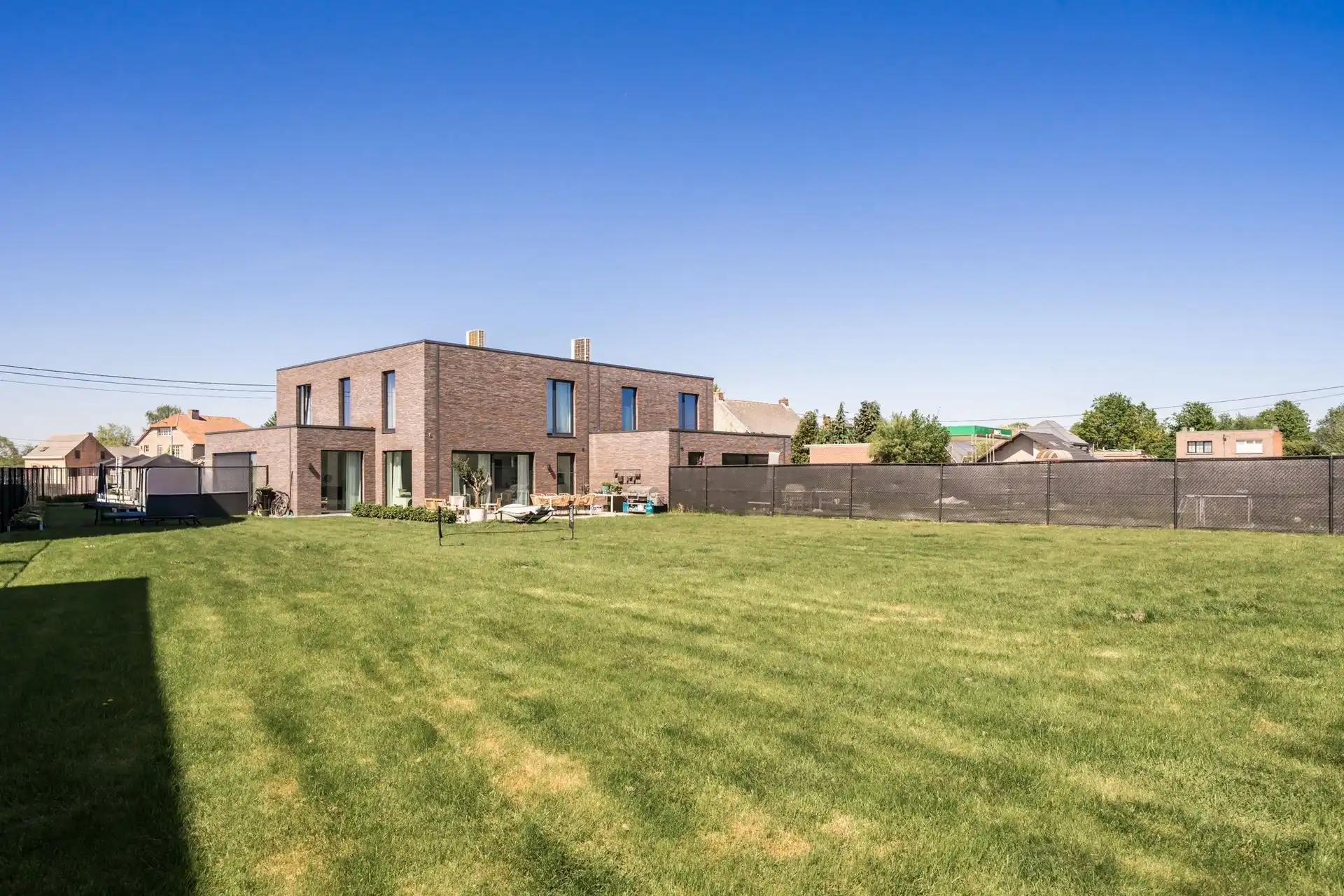 Halfopen woning met 3 slaapkamers en zonnige tuin in Onze-Lieve-Vrouw-Waver foto 2