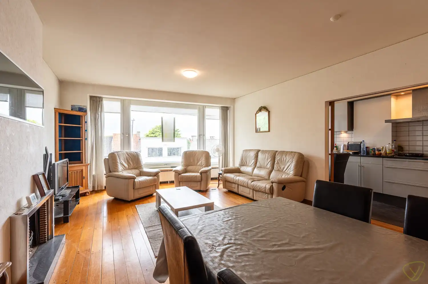 Centraal gelegen appartement met 2 slaapkamers in Eeklo foto 4