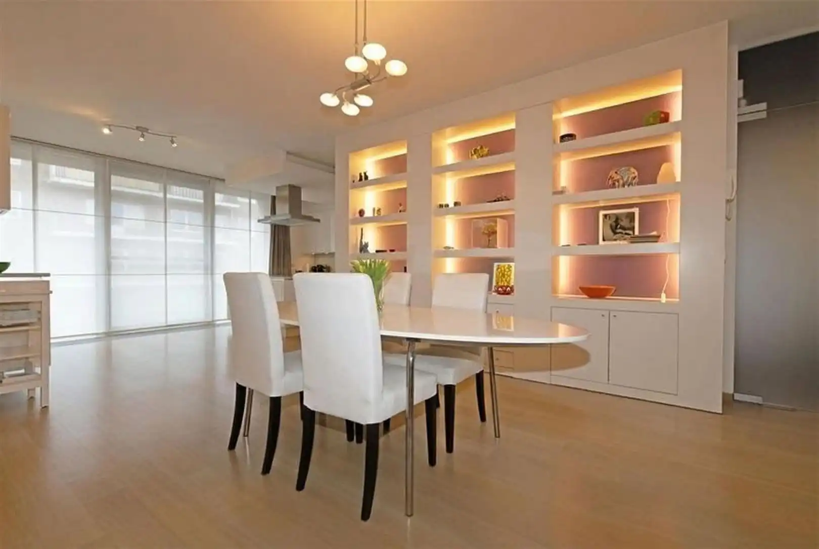 Kwalitatief appartement in hartje Hasselt foto 4