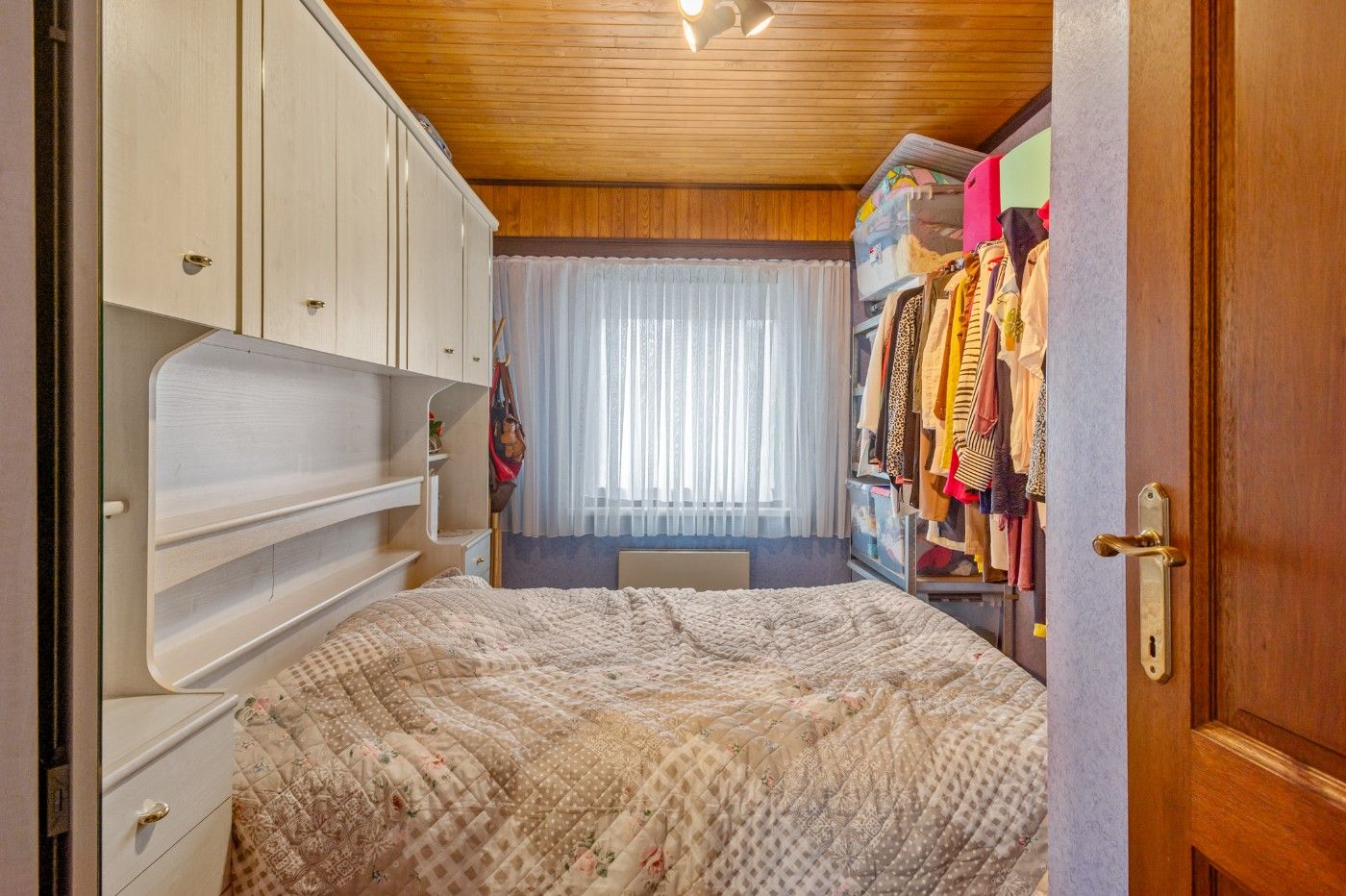 Te renoveren bel-etagewoning met 3 slpk., inpandige garage en tuin foto 12