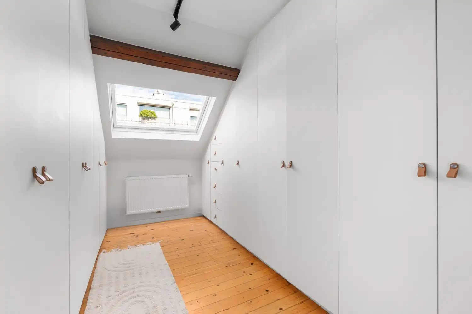 Gerenoveerd duplex-appartement met 2-kamers en zonnig terras foto 10