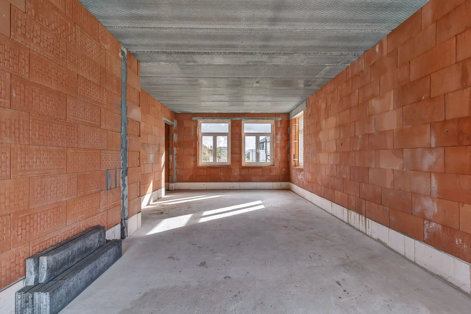 Ruime halfopen nieuwbouw, water- en winddicht foto 4