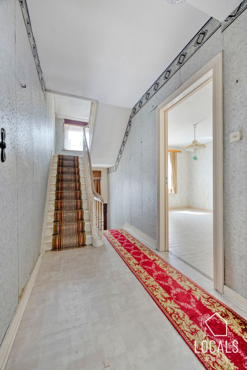Te renoveren woning met potentieel nabij station Denderleeuw foto 11