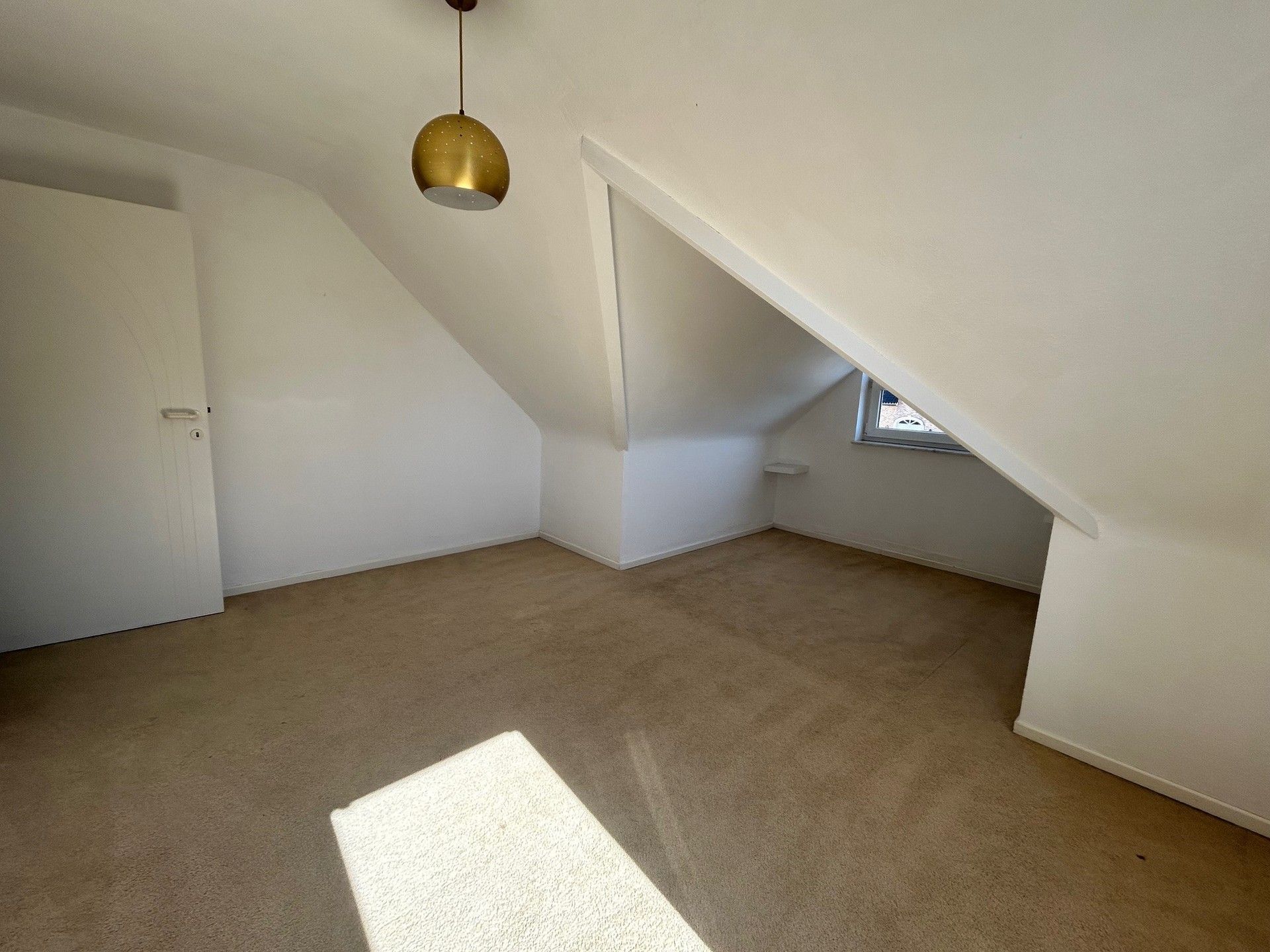 Ruime woning met aangelegde tuin in Rosmeer foto 17