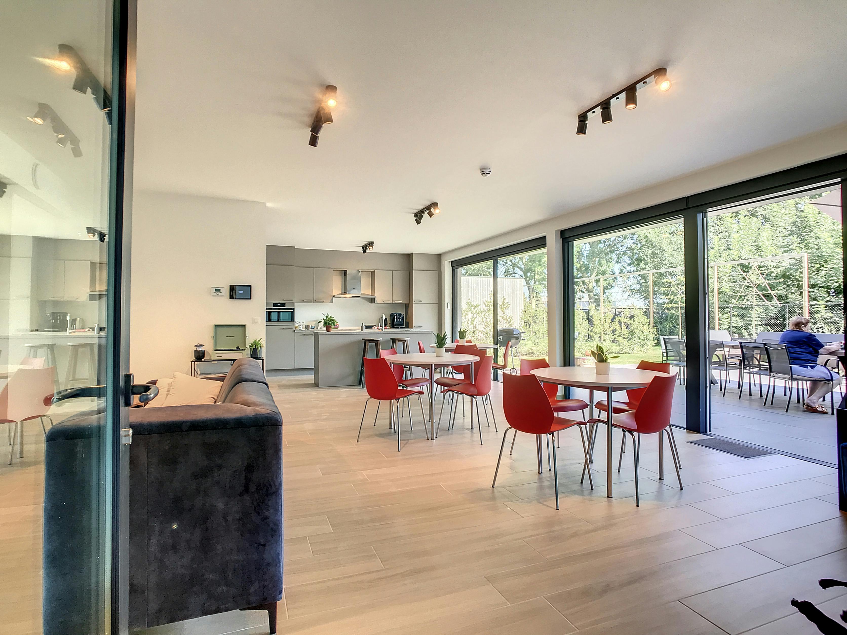 Verhuurde assistentiewoning te koop nabij het bruisend centrum van Hoogstraten! foto 4